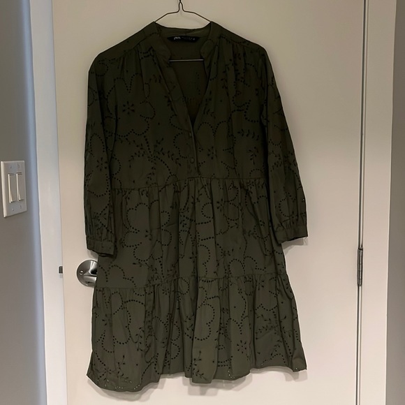 Zara almost new, super cute & comfy 100% cotton eyelet flounce dress - Picture 1 of 2